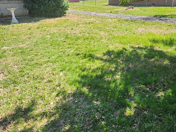 3rd image of 1328 Cherry Ave