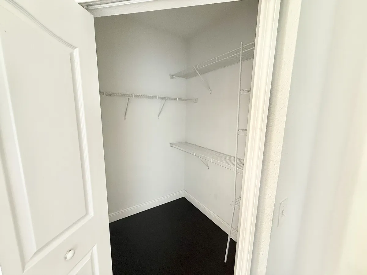 Building Photo - 6171 Metrowest Blvd #206-206-206