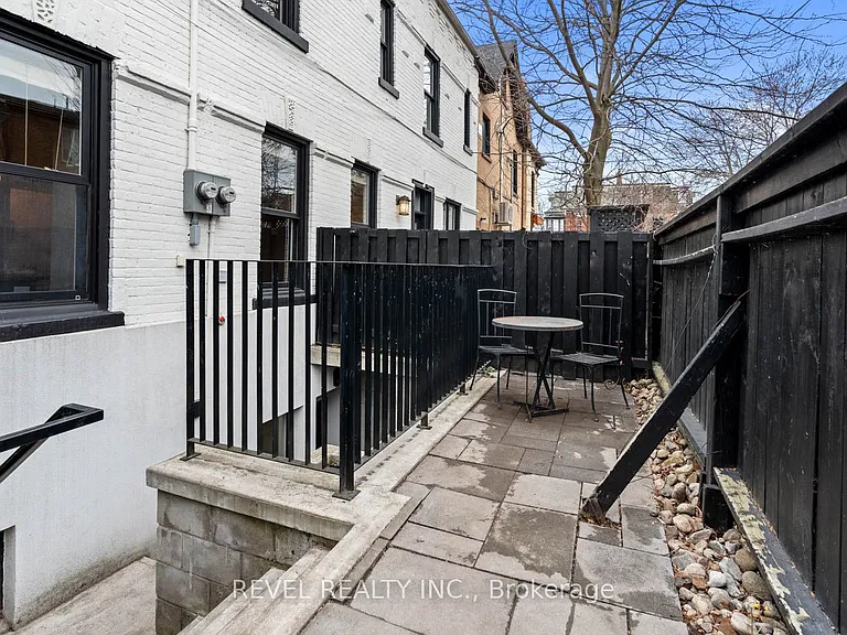 89 Foxley St #LOWER — Photo 14