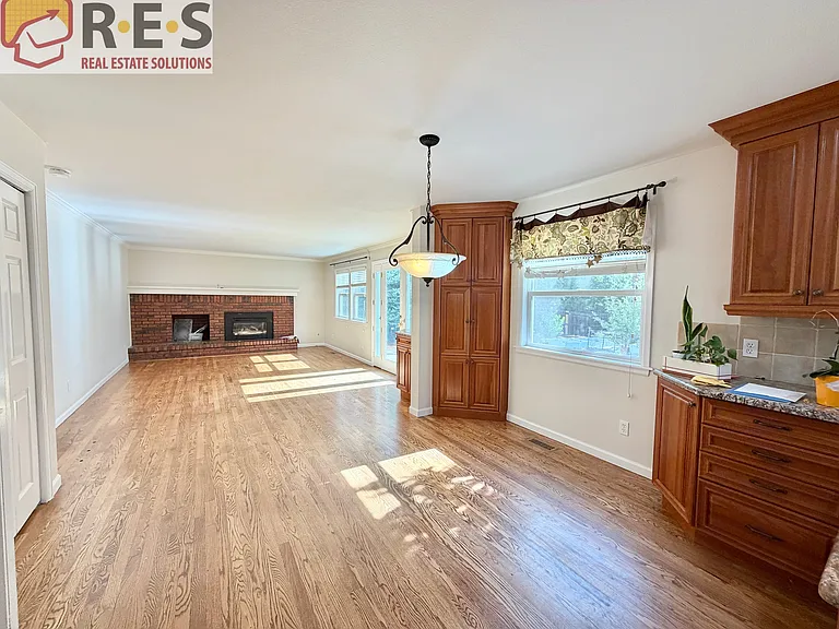6346 S Jersey Ct — Photo 9