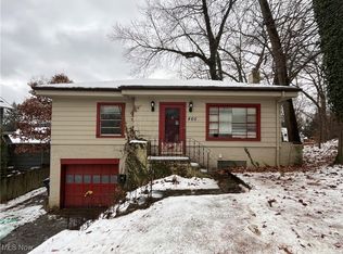 460 Palisades Dr, Akron, OH 44303