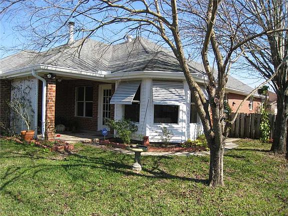 3rd image of 27 Pampas Dr
