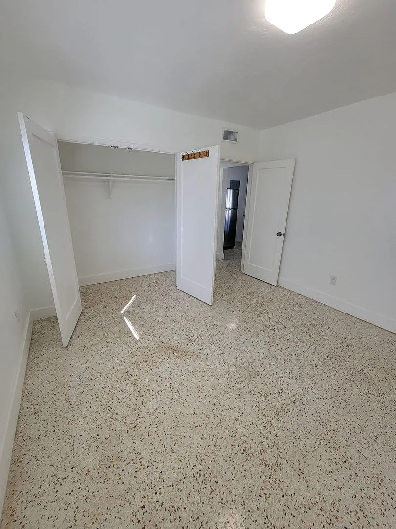 600 SW 10th Street — Photo 3