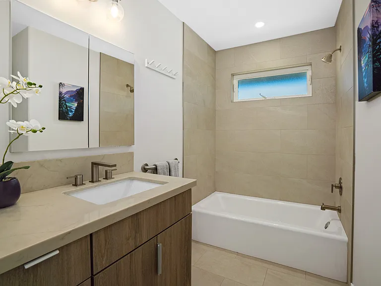 4587 Kukui St #B — Photo 3