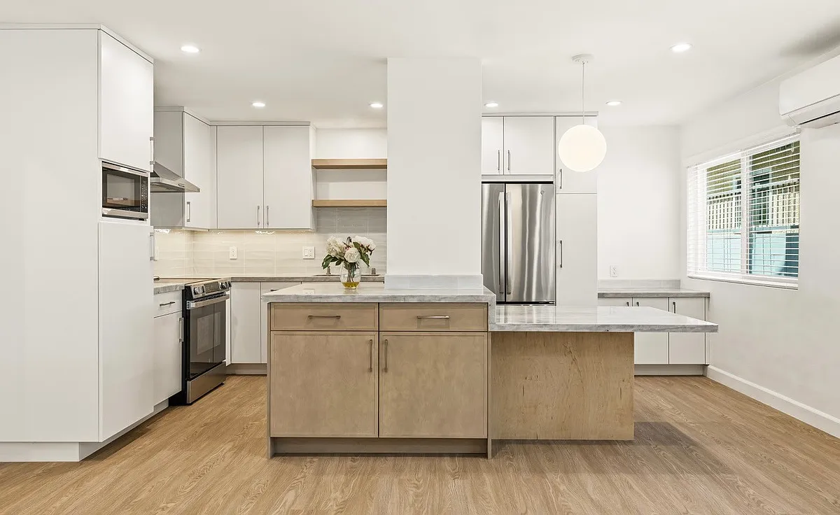 Building Photo - 117 Strand St #1