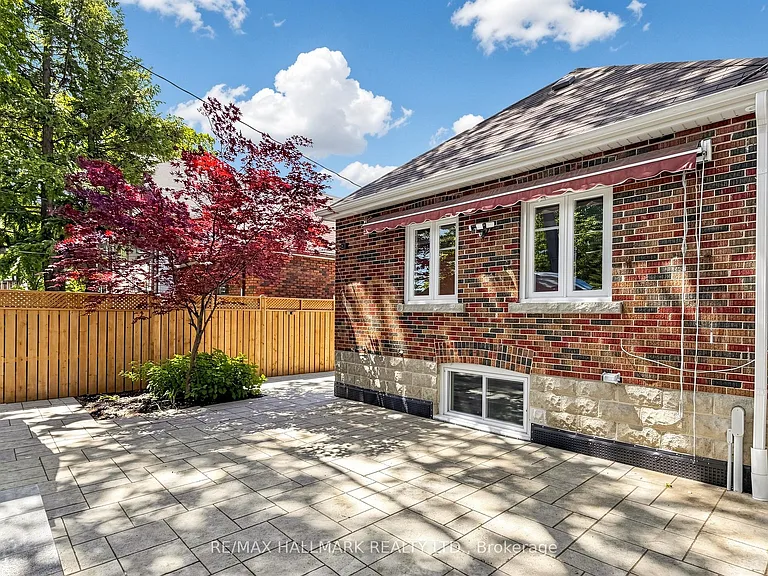 87 Fallingbrook Rd — Photo 42