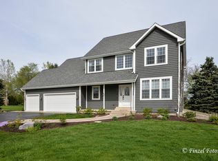 2312 Mustang Trl, Woodstock, IL 60098
