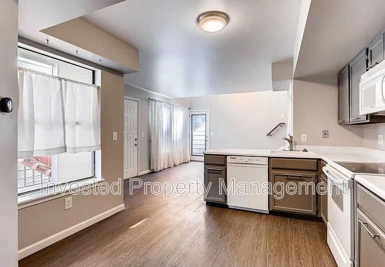 909 S Dawson Way #13 — Photo 7