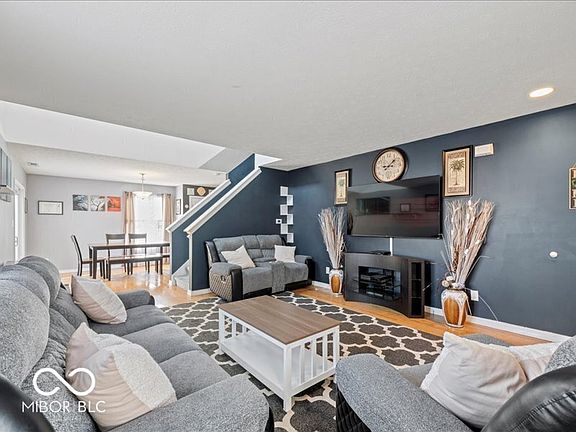 5th image of 540 Scotch Pine Dr