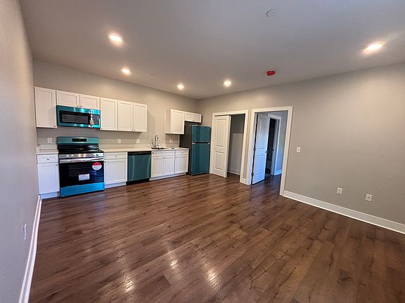 4th image of 415 S 1st St #4