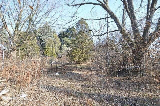 2nd image of 2039 S Green Bay Rd