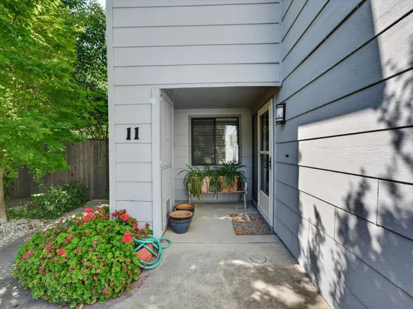 11 Park West Ct, Sacramento, CA 95831