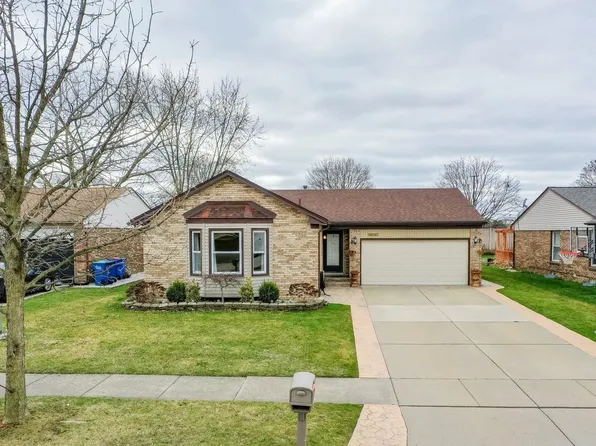 28287 Saint Louise Dr, Warren, MI 48092