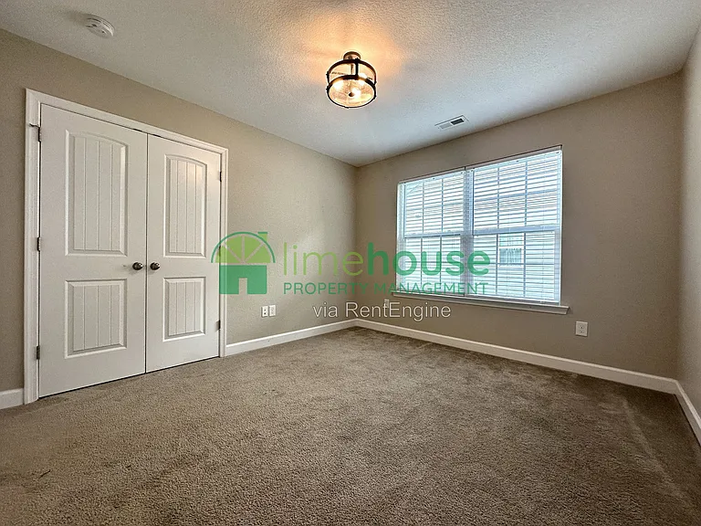 2101 Ball St — Photo 15