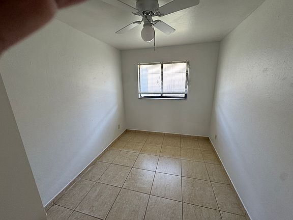 3rd image of 610 SE 7th St APT 2