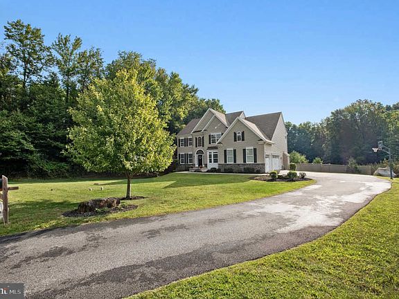 3rd image of 3763 Donald Dr