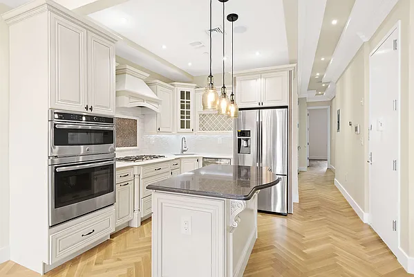 Rented by Compass | media 13