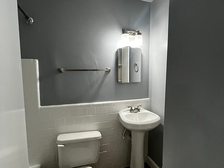 2006 Colquitt St #8 — Photo 10