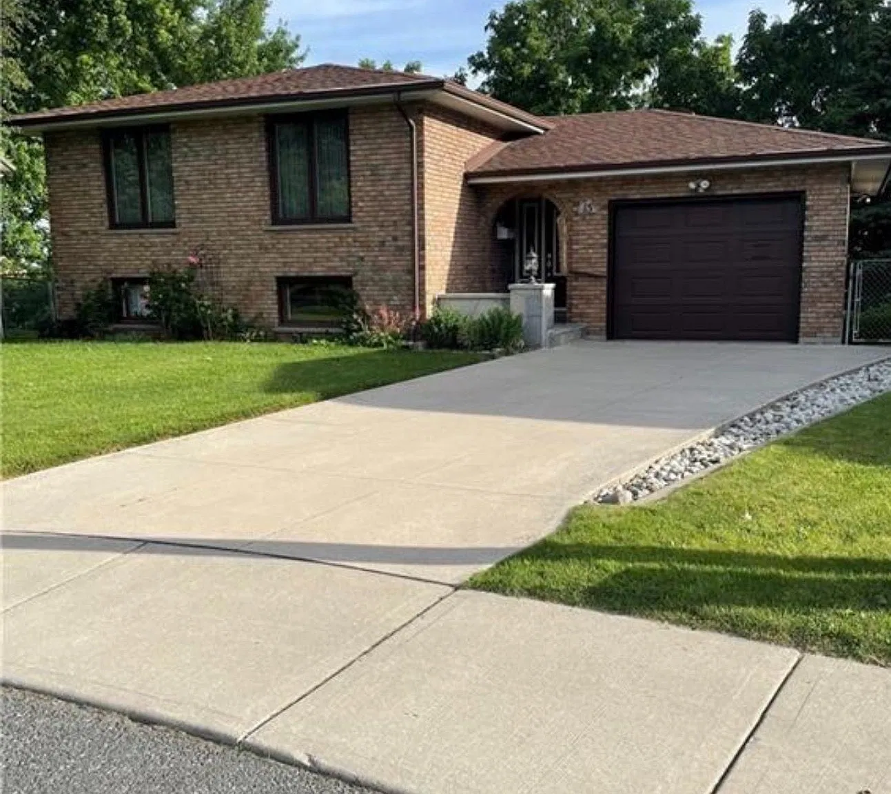 3 bed, $2,500 — Photo 1