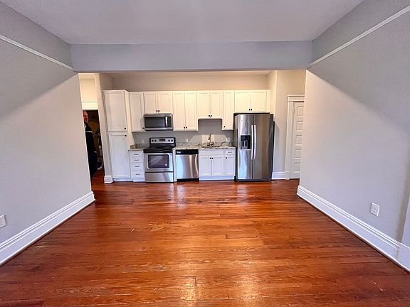 4th image of 101 E Clay St #A