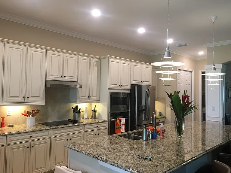 12760 Kinross Ln — Photo 9