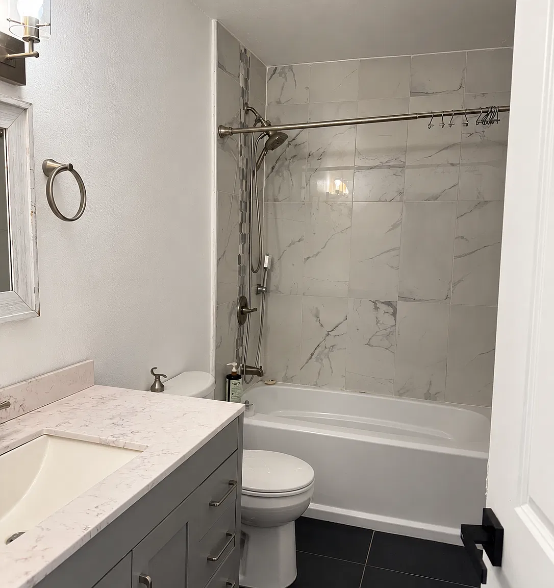 2446 Valencia Dr NE — Photo 4