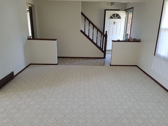 Living Room - 12' x 17'