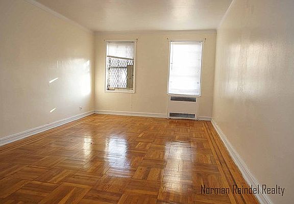 3rd image of 170 Hawthorne St APT 3E