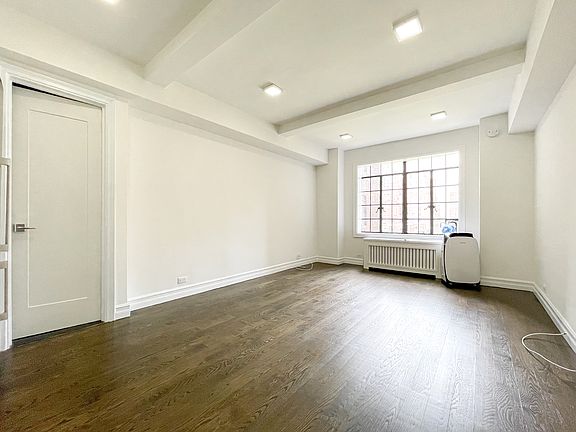 4th image of 25 Tudor City Pl APT 1708
