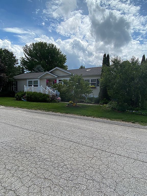 3739 W Woodview Dr, Ludington, MI 49431 Zillow