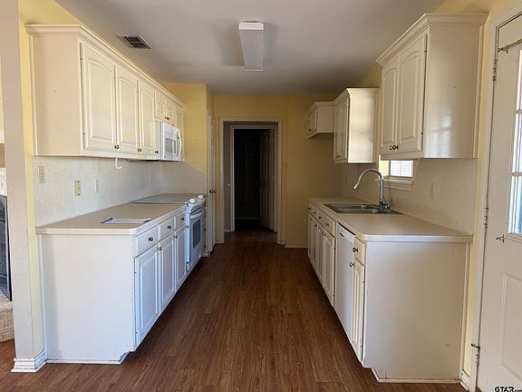 3rd image of 259 County Road 4220