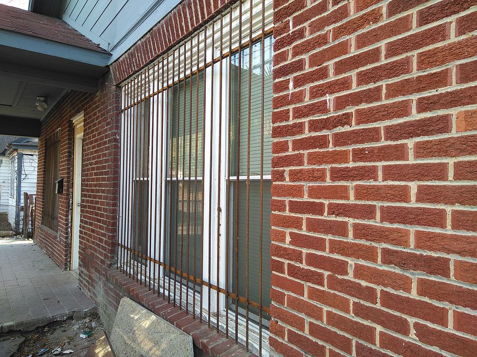 2nd image of 2510 Pine St