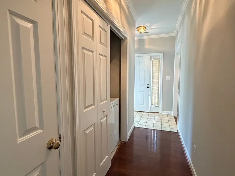 351 S Cherry St — Photo 3