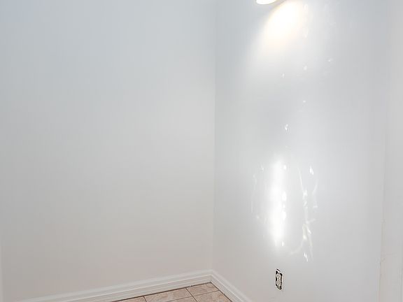 4th image of 4315 N Avers Ave