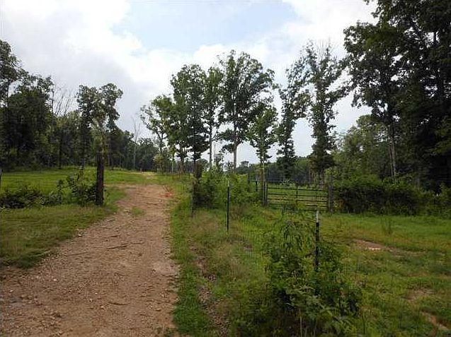 2nd image of 1828 Green Pond Rd