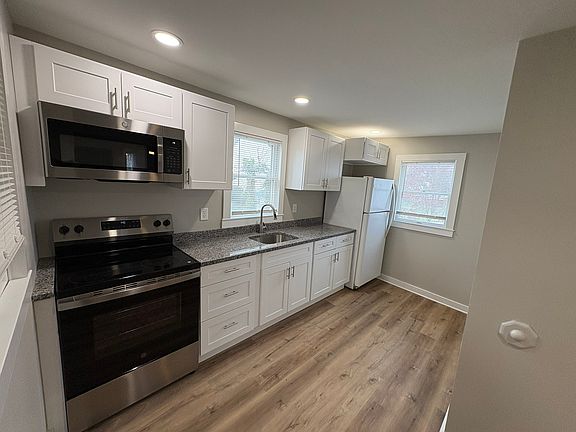 4th image of 2 W Delaware Ave APT 7