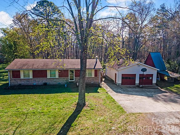 2nd image of 104 Louise Dr