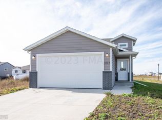 6024 8th St W, West Fargo, ND 58078