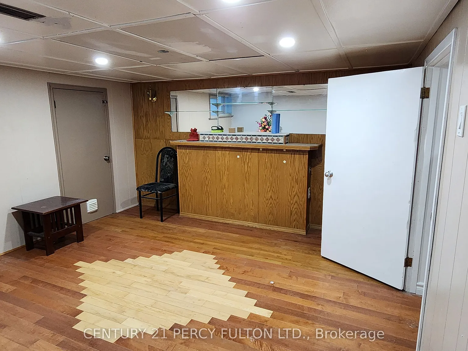 3 bed, $1,775 — Photo 1