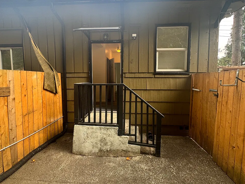 Front door area, fully fenced