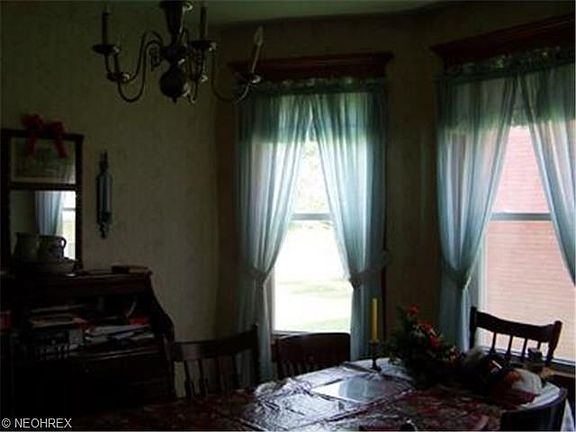 5th image of 506 E Lincoln Way