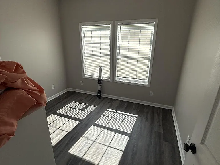 32 Edwards St — Photo 18