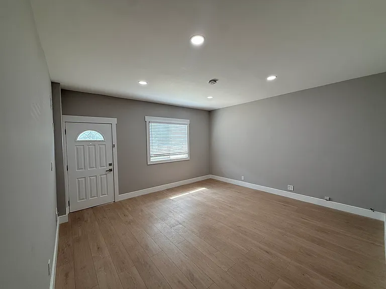 35 Wallington Ave — Photo 4