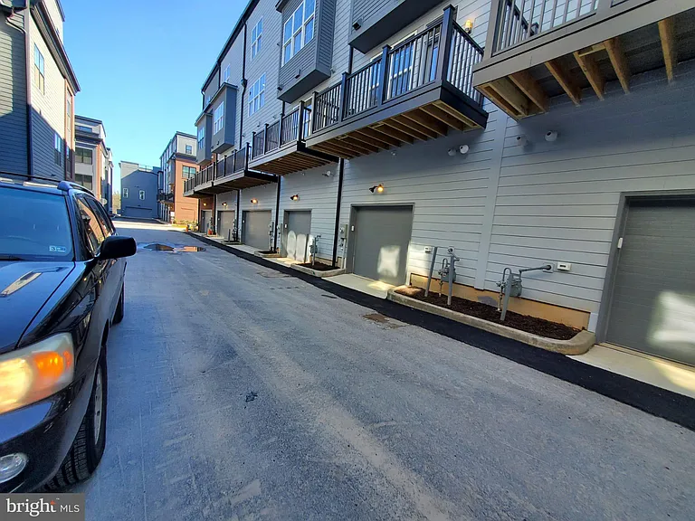 1882 Michael Faraday Dr — Photo 33