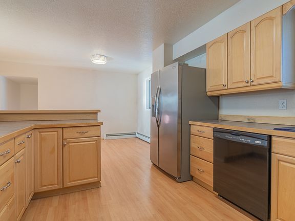 3rd image of 1628 Cottonwood St #1