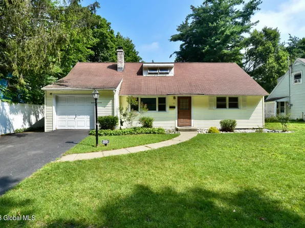 13 Southgate Road, Loudonville, NY 12211