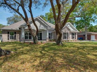 420 Cumberland Ave, Gulf Breeze, FL 32561
