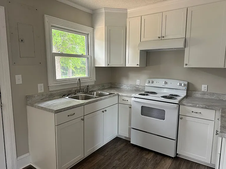 810 W Country Club Dr — Photo 9