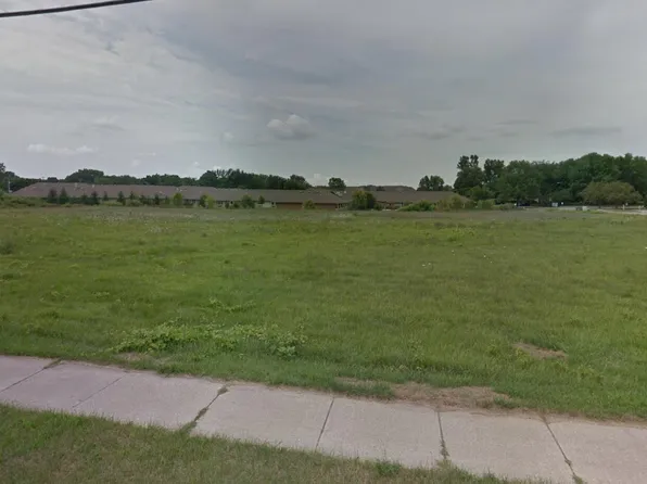 421 E 32nd St, Holland, MI 49423