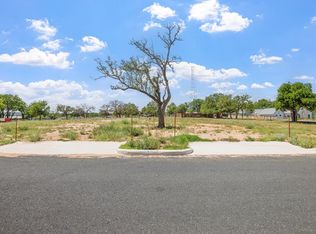 218 Woodcrest St, Fredericksburg, TX 78624